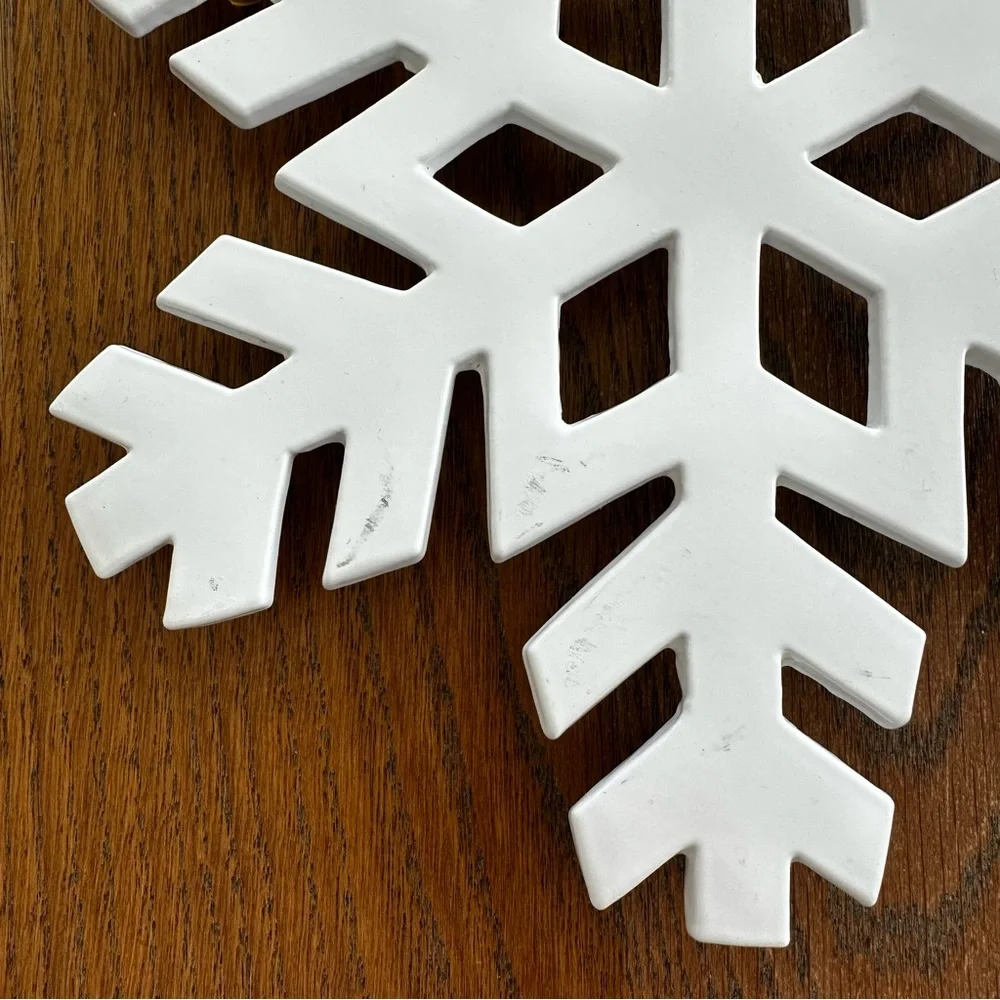 Crate&Barrel White Snowflake Trivet Christmas Holiday Winter Festive Decor